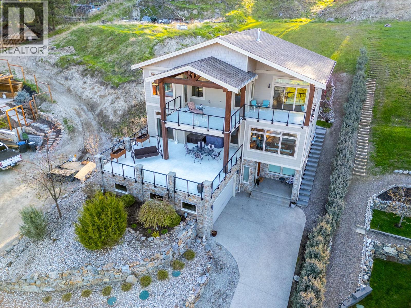  10989 Maddock Avenue, Lake Country