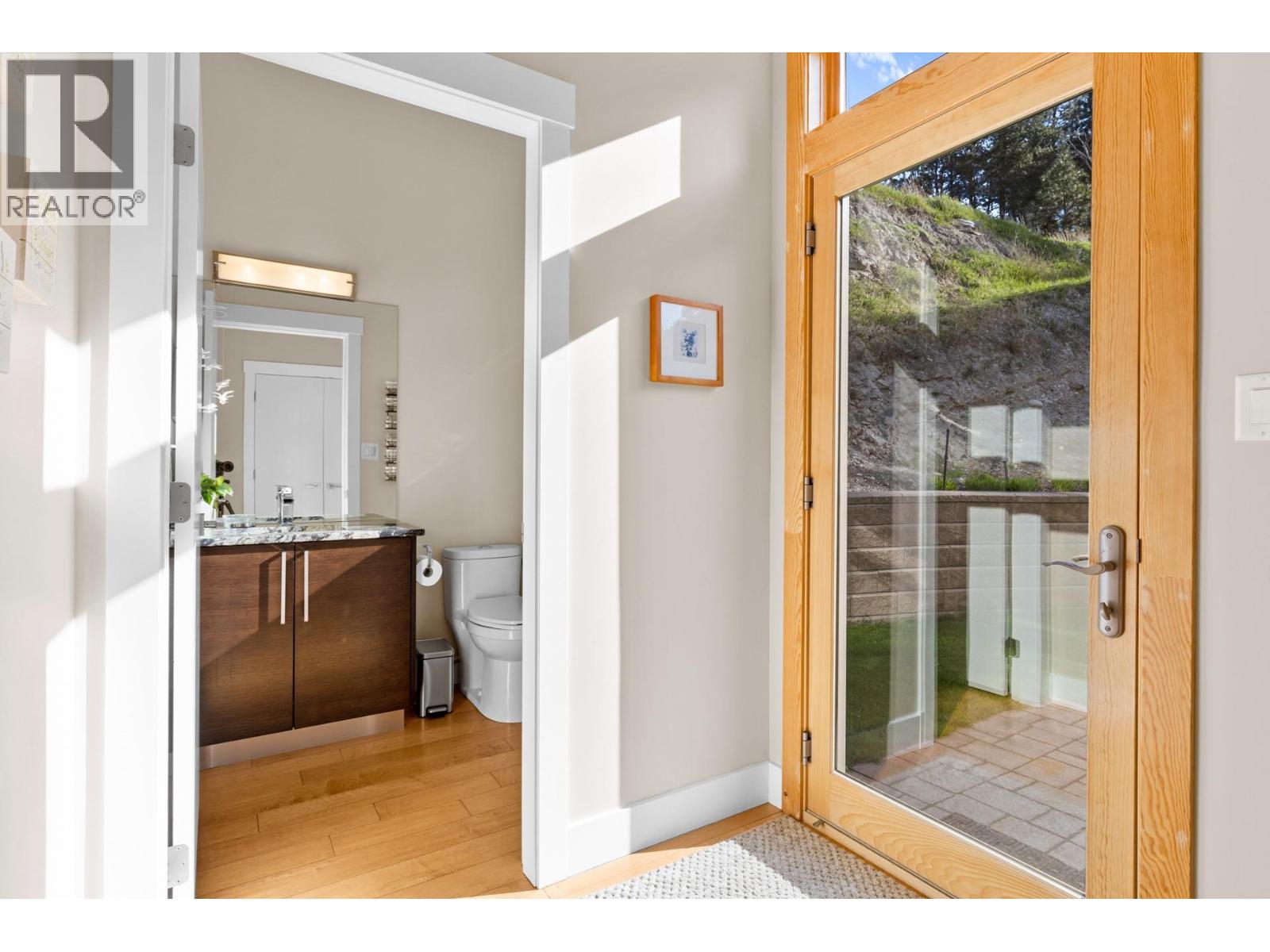  10989 Maddock Avenue, Lake Country