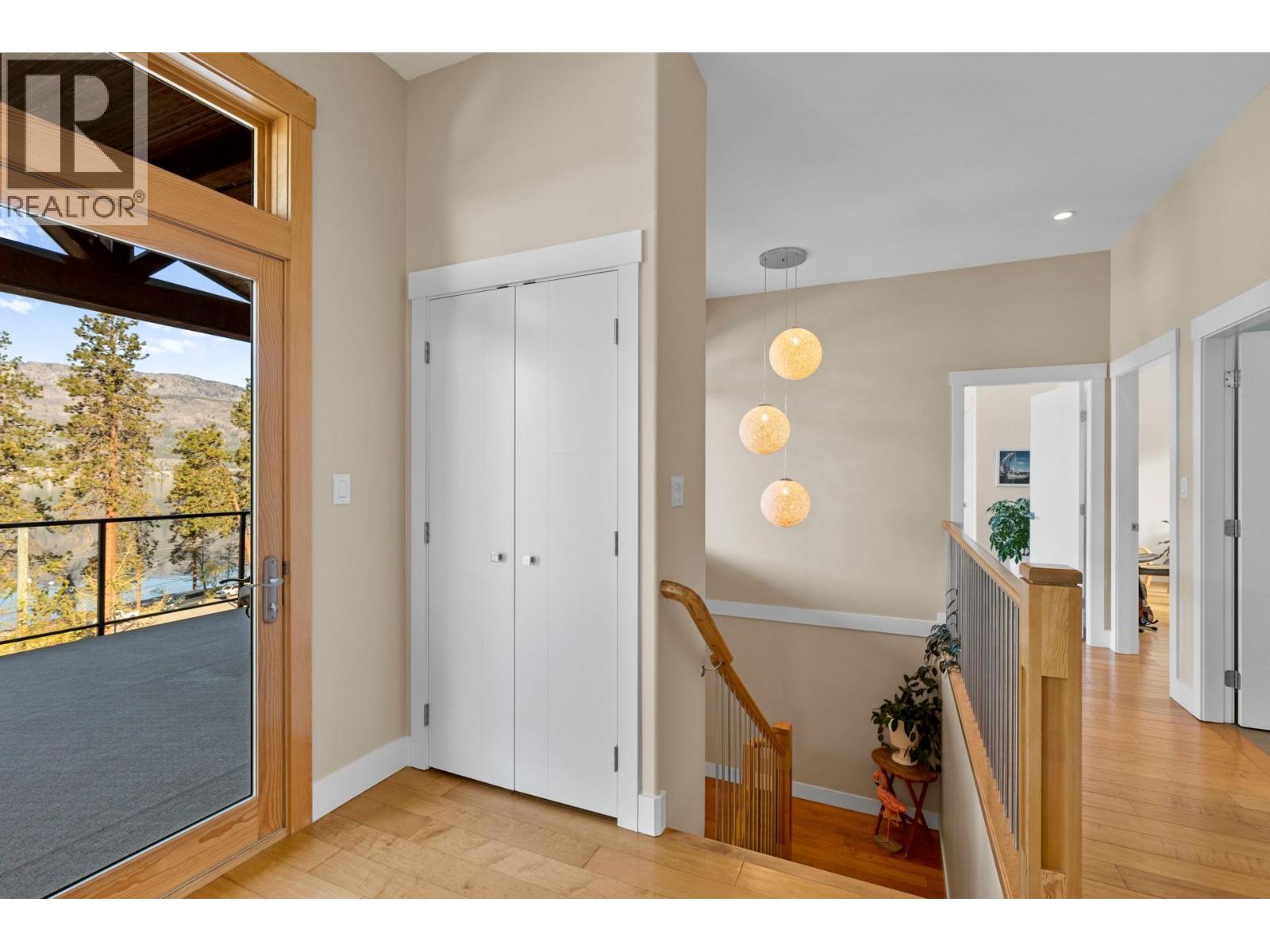  10989 Maddock Avenue, Lake Country