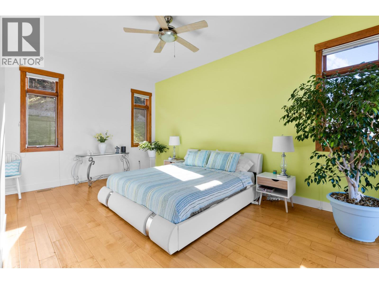  10989 Maddock Avenue, Lake Country