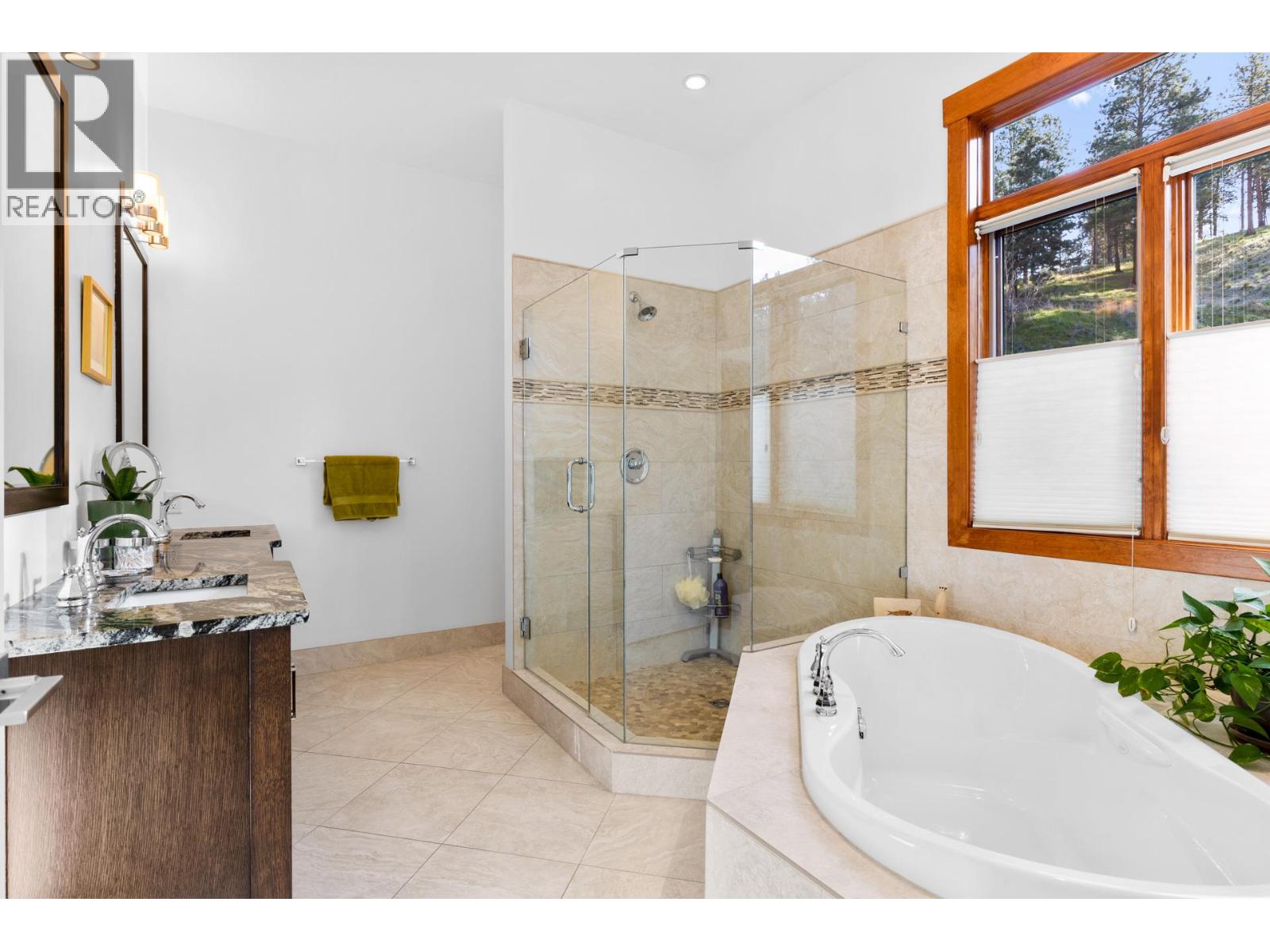  10989 Maddock Avenue, Lake Country