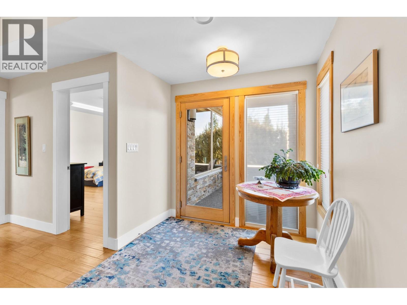  10989 Maddock Avenue, Lake Country