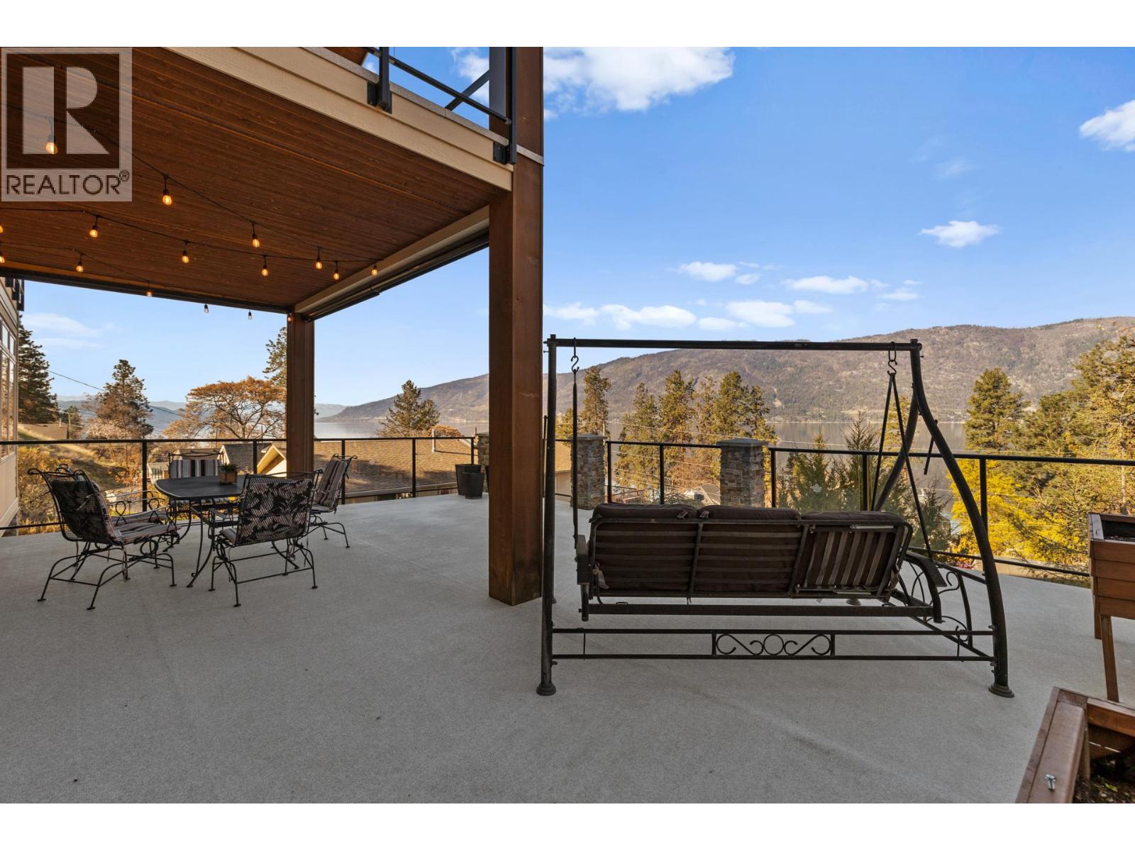  10989 Maddock Avenue, Lake Country