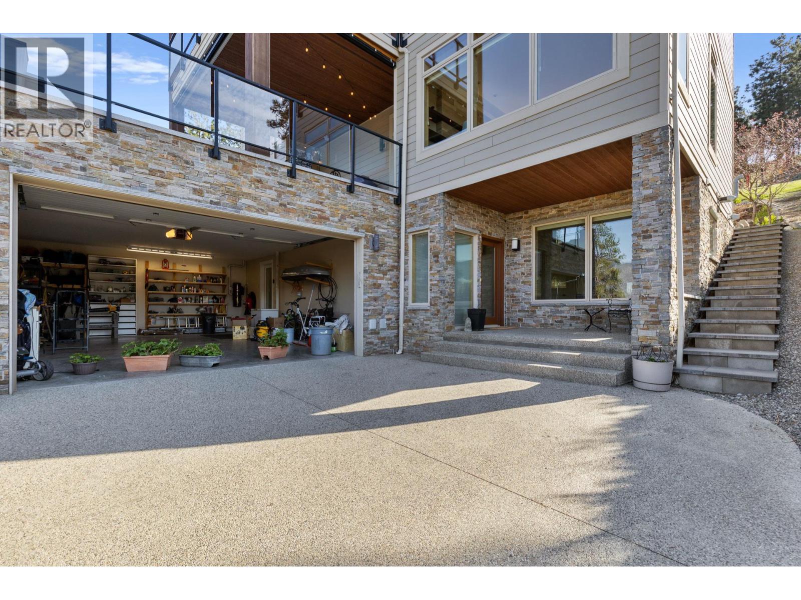  10989 Maddock Avenue, Lake Country