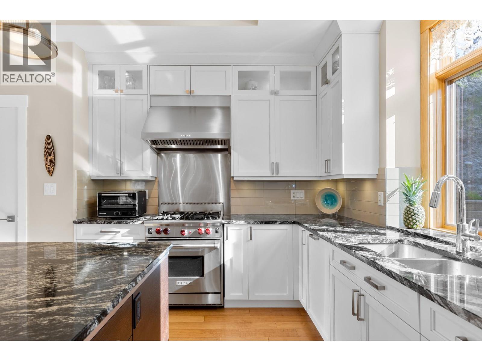  10989 Maddock Avenue, Lake Country