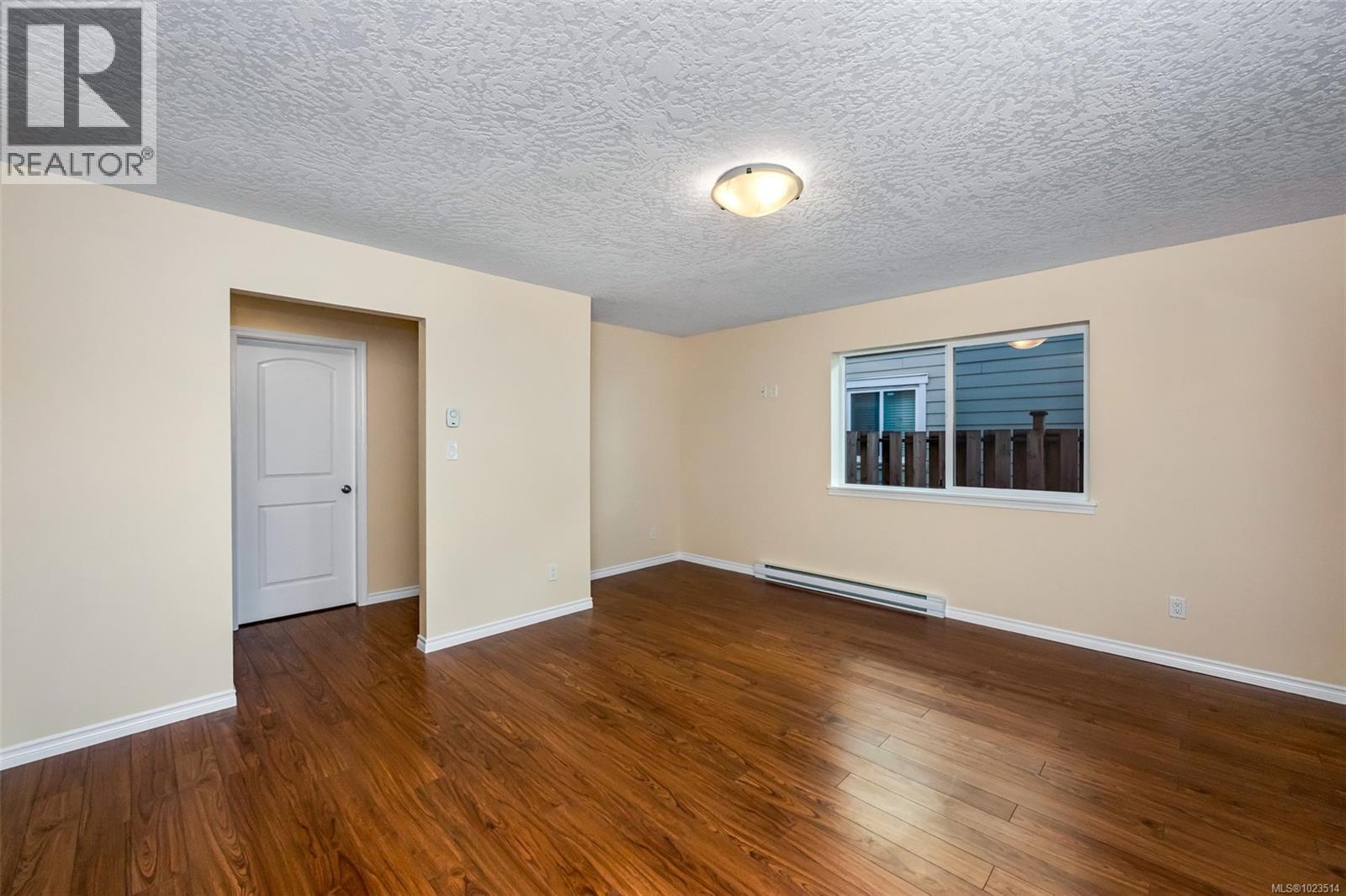 6047 Avondale Pl, Duncan