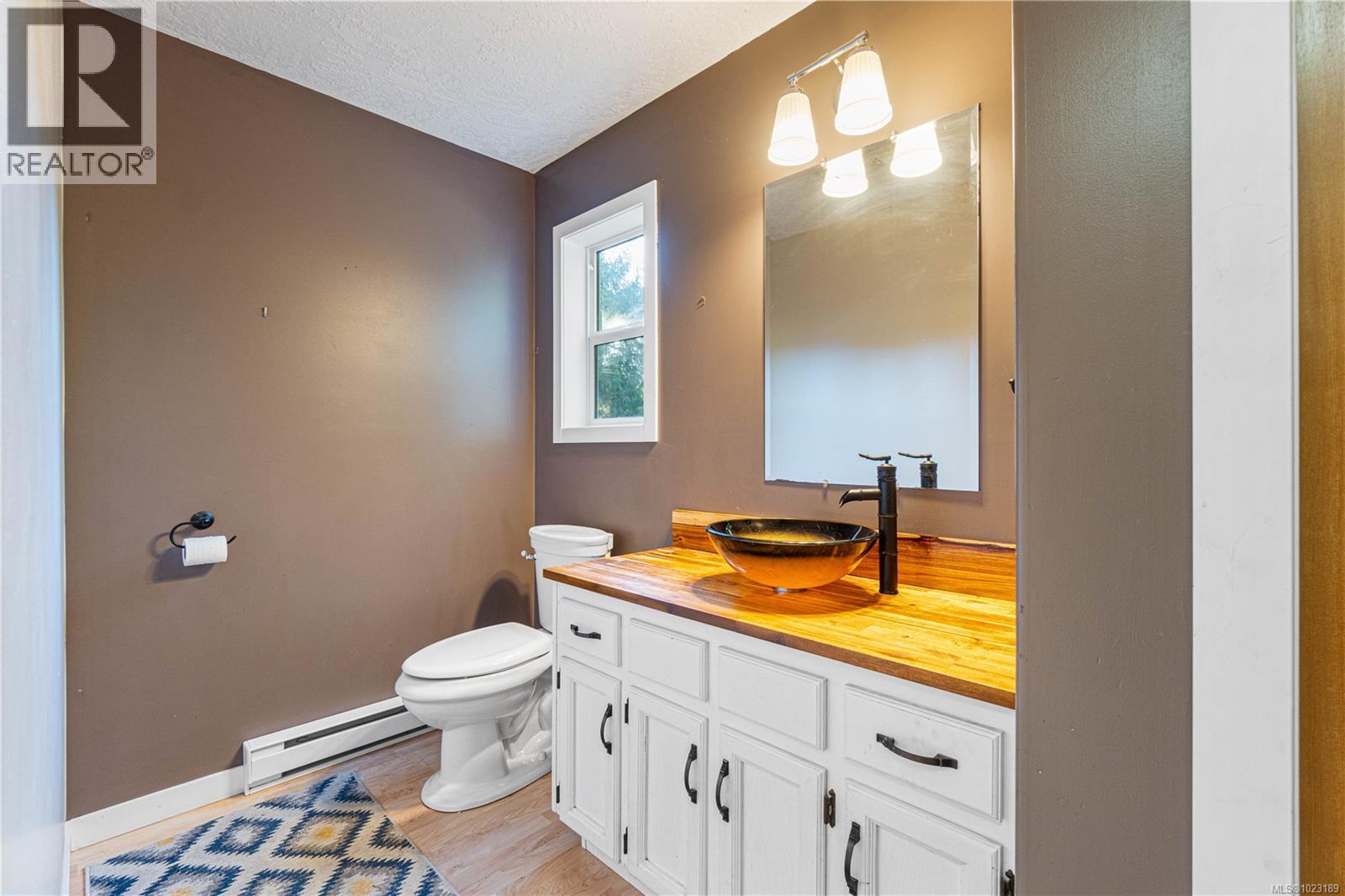 1747 Dar's Pl, Qualicum Beach