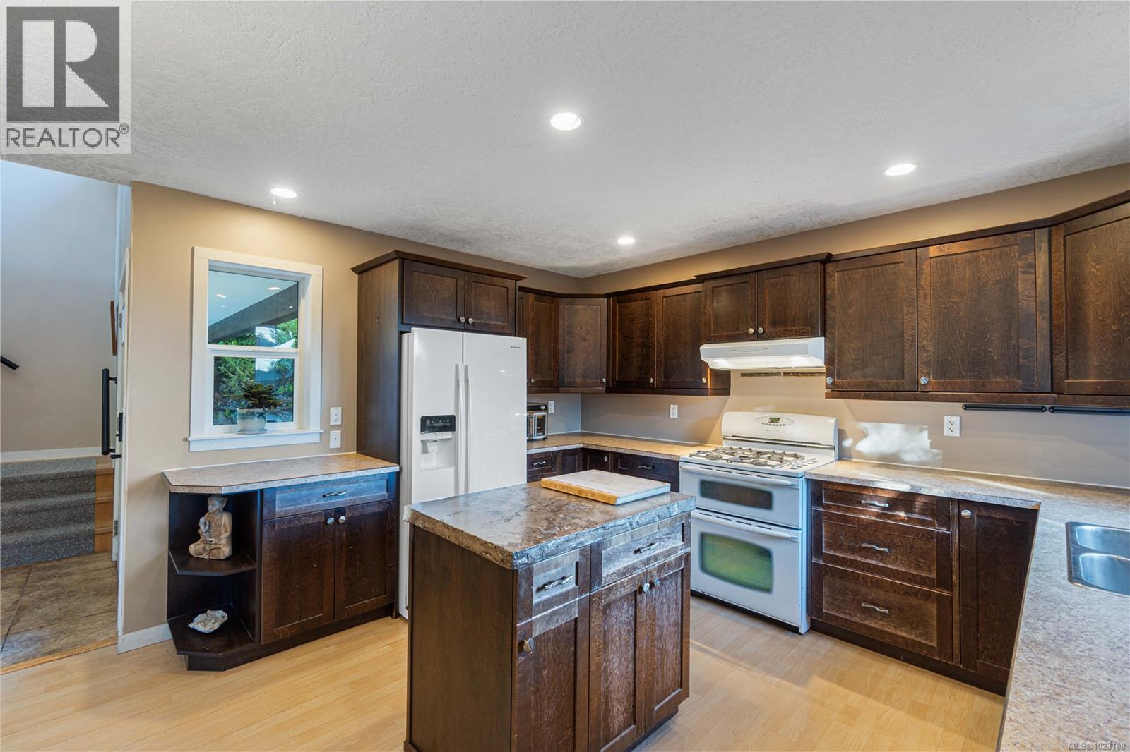 1747 Dar's Pl, Qualicum Beach