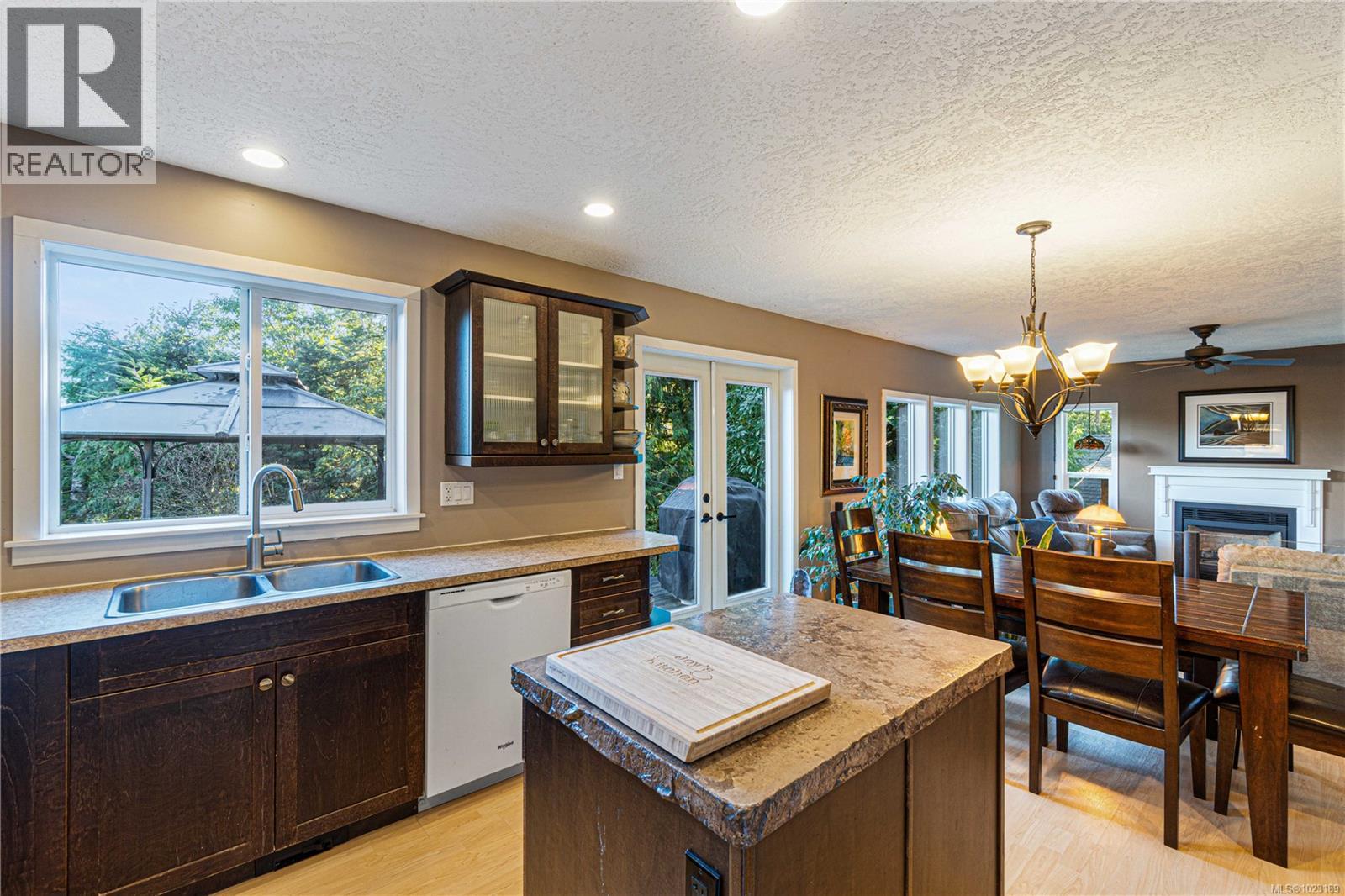 1747 Dar's Pl, Qualicum Beach