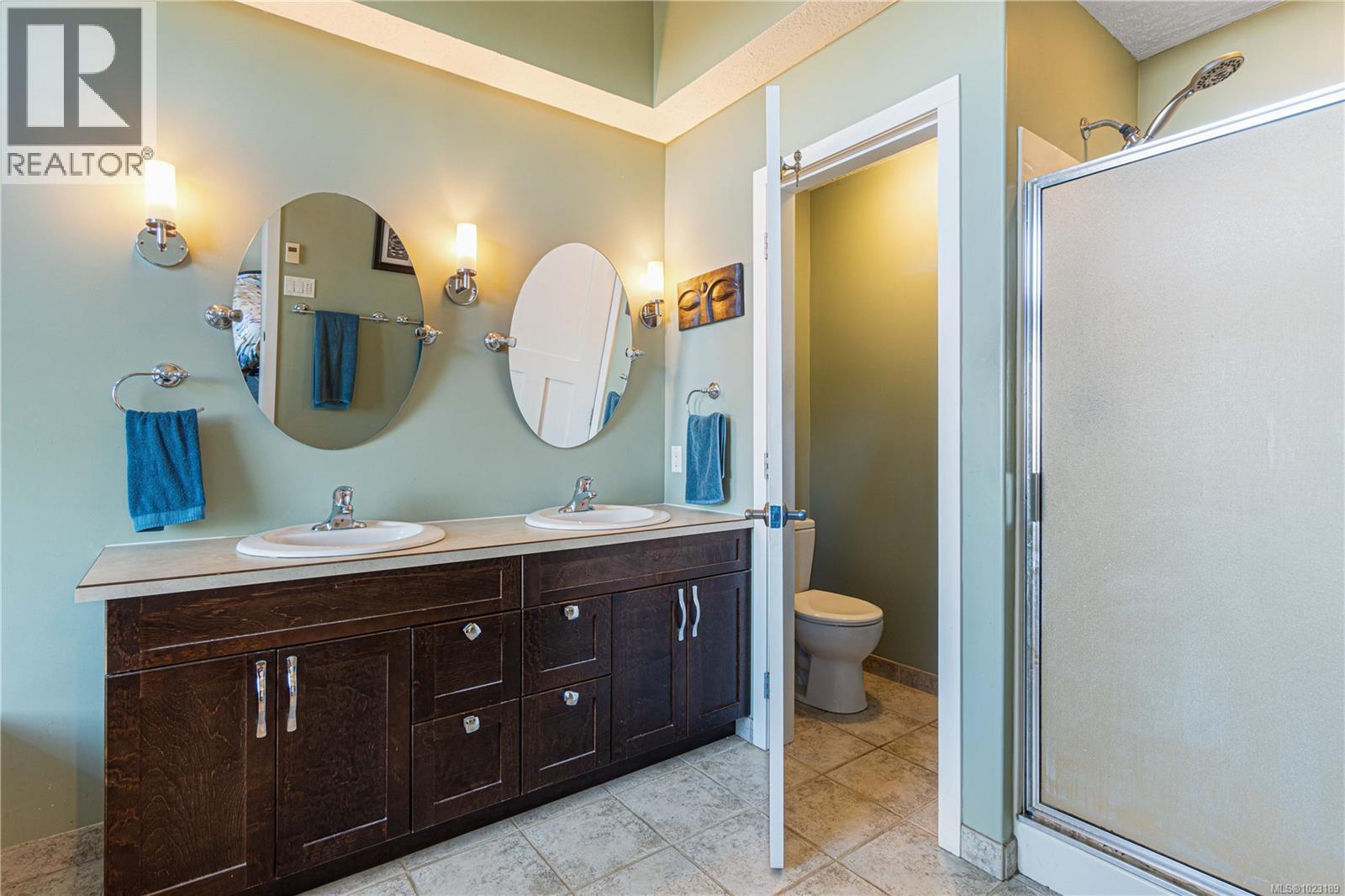 1747 Dar's Pl, Qualicum Beach