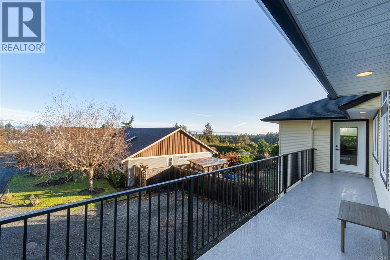 1747 Dar's Pl, Qualicum Beach