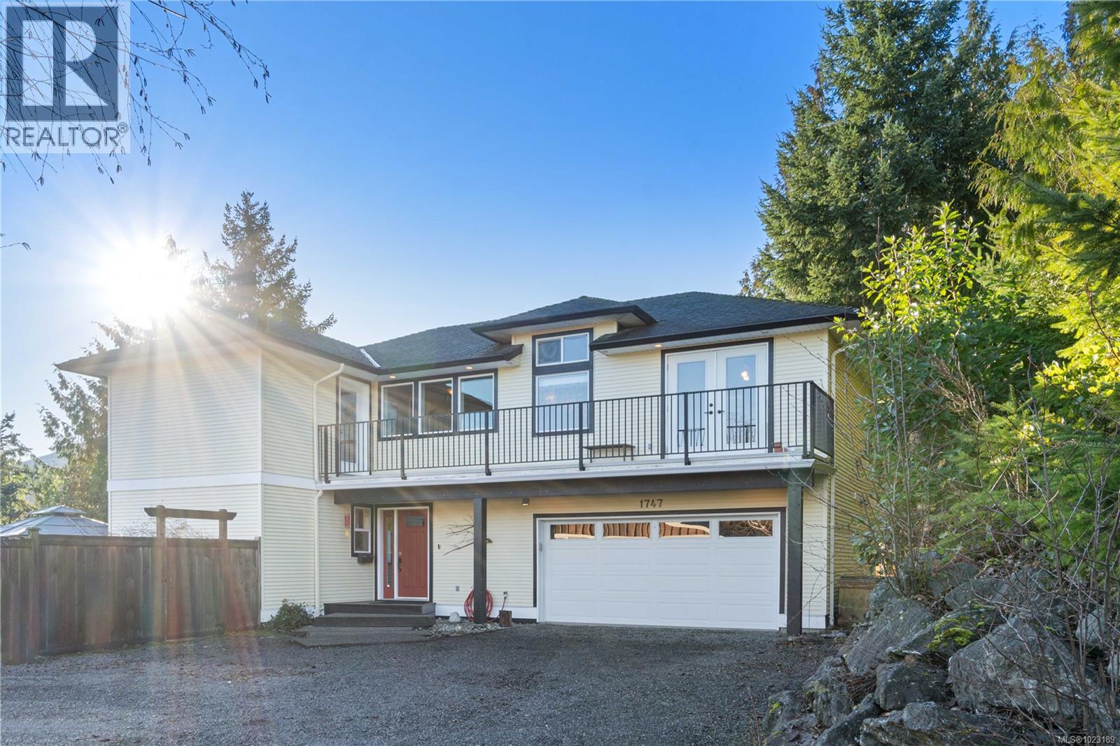 1747 Dar's Pl, Qualicum Beach