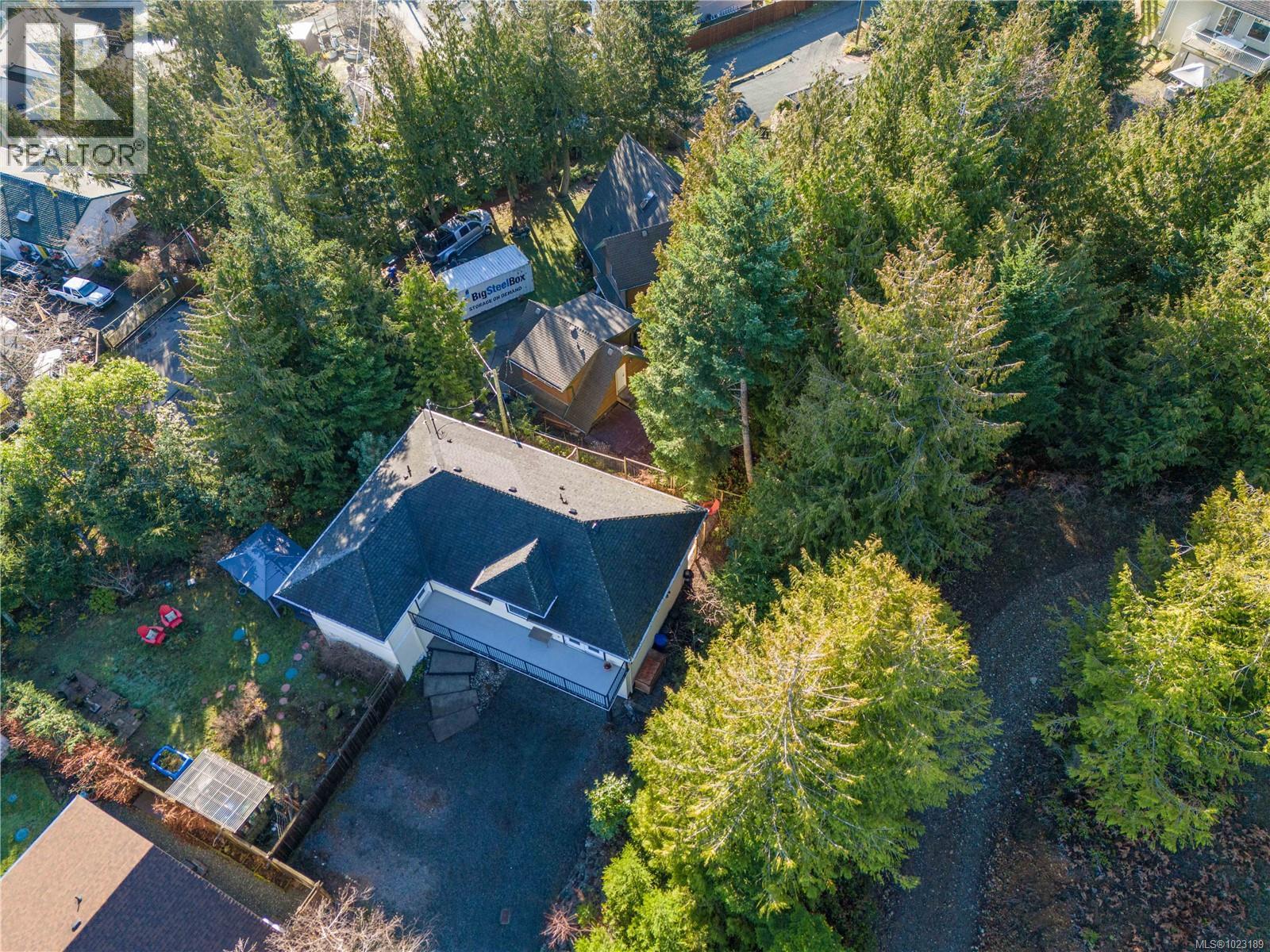 1747 Dar's Pl, Qualicum Beach