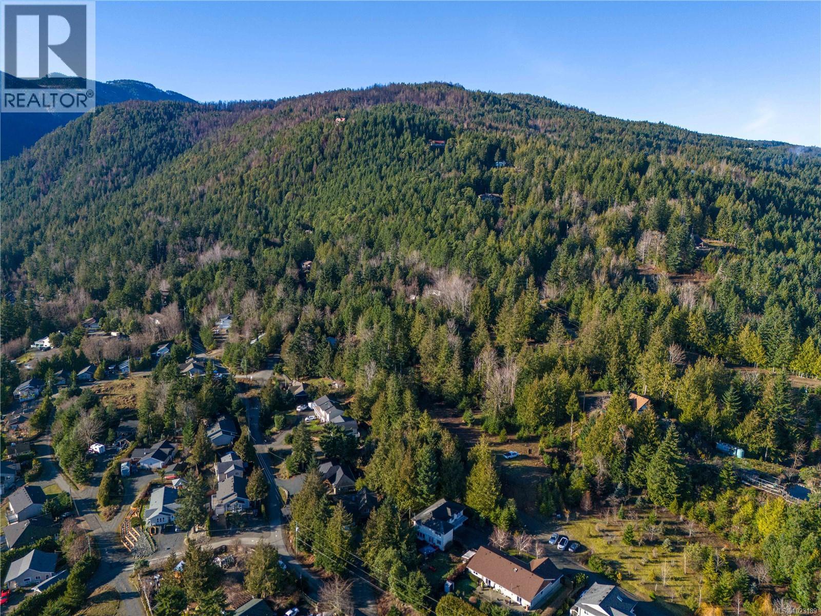 1747 Dar's Pl, Qualicum Beach