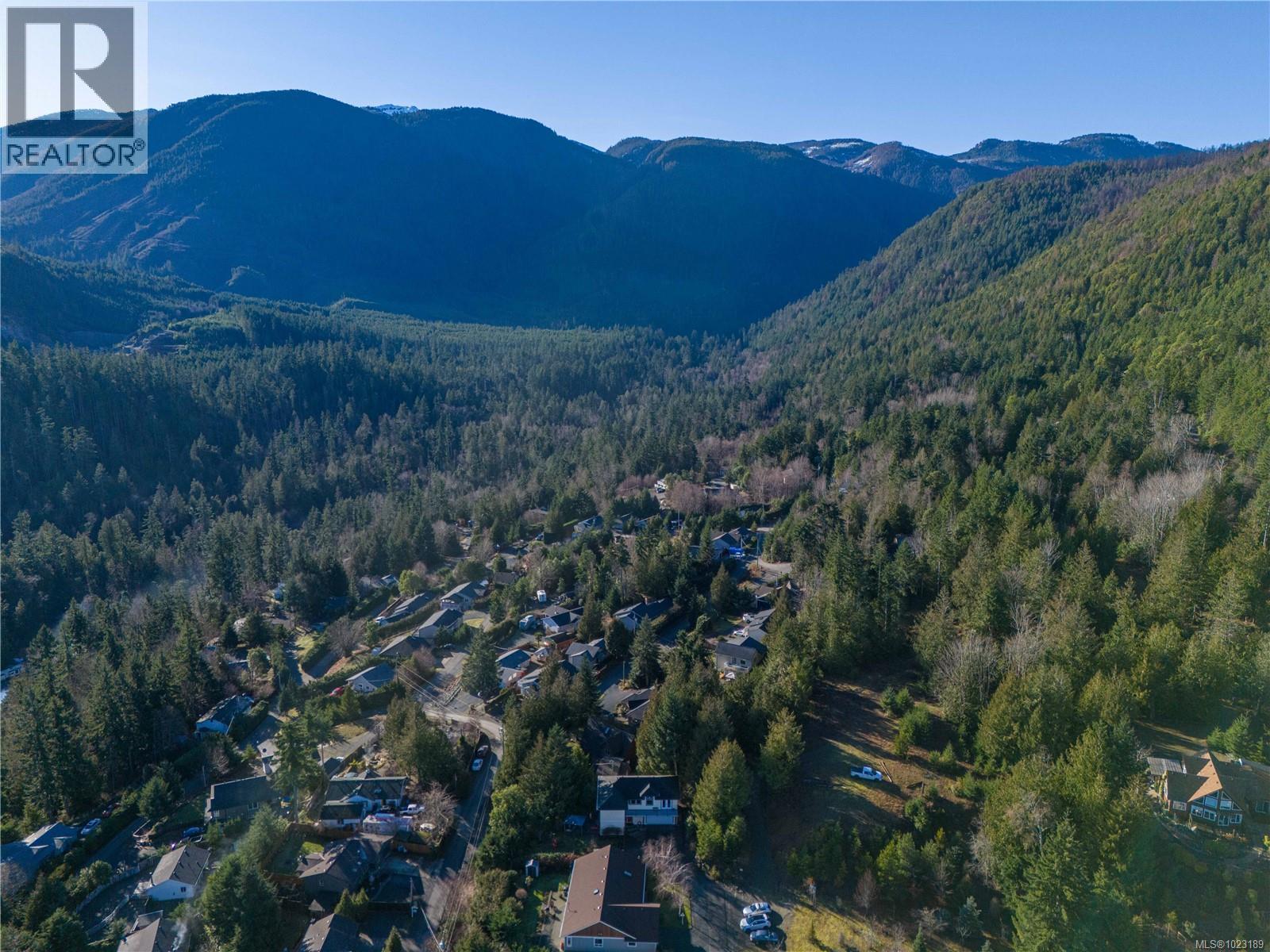 1747 Dar's Pl, Qualicum Beach