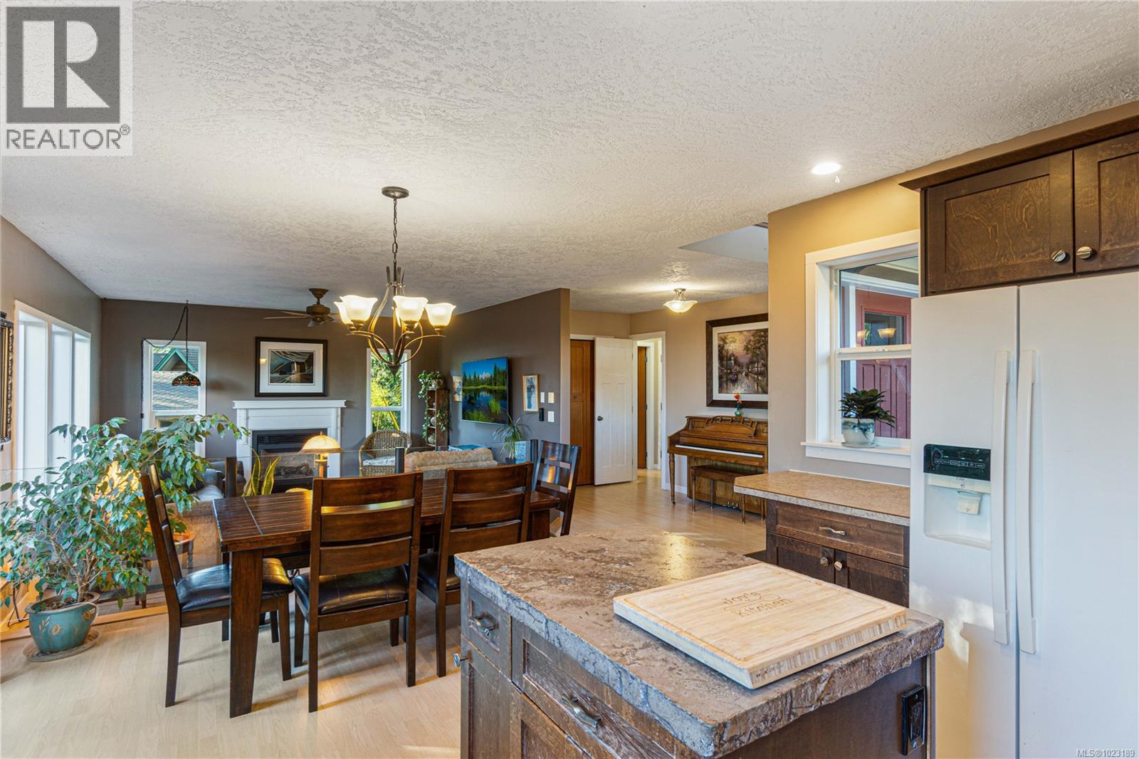 1747 Dar's Pl, Qualicum Beach