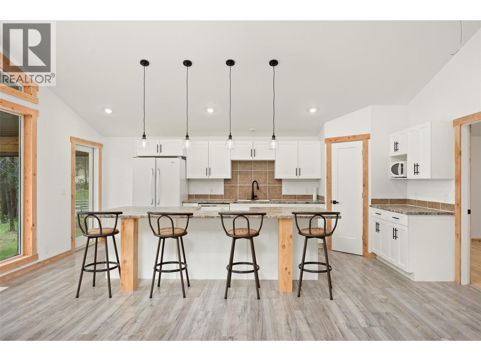  17142 Commonage Road, Lake Country