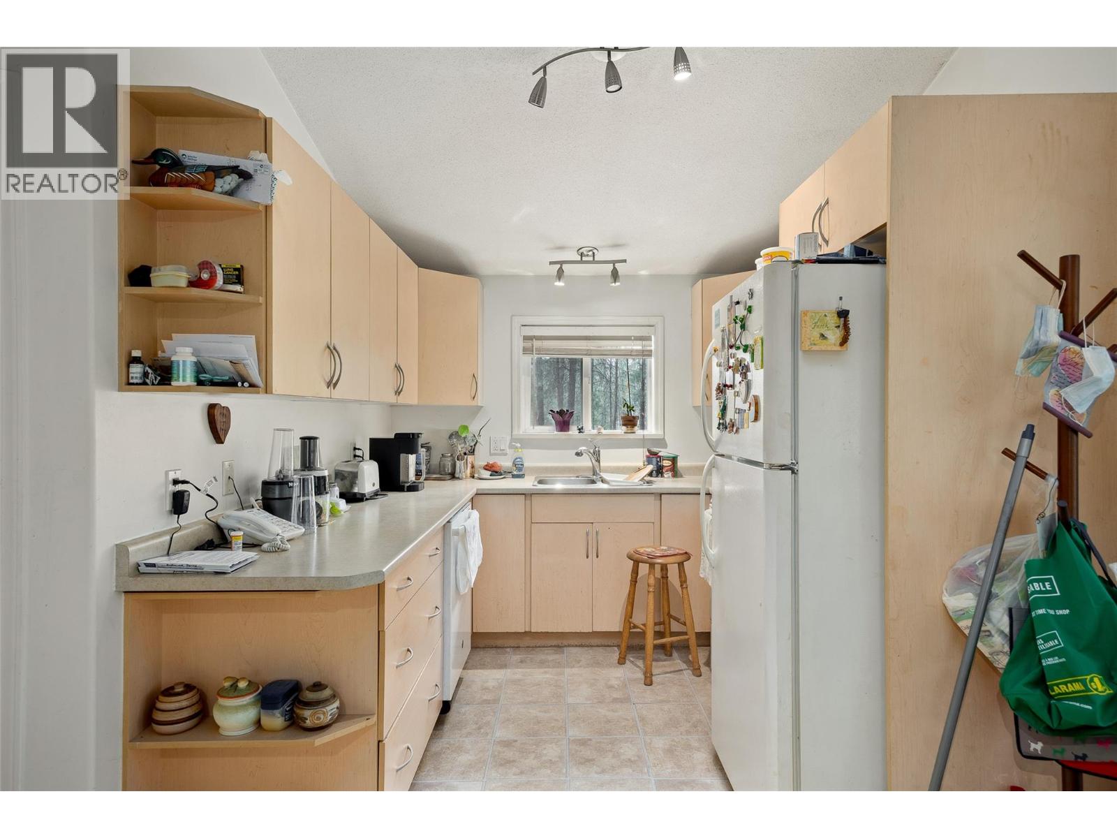  17142 Commonage Road, Lake Country