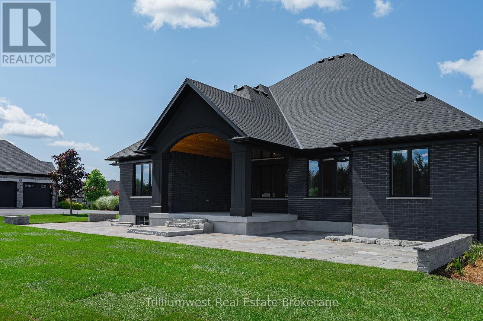 10 INVERHILL ROAD — photo 44