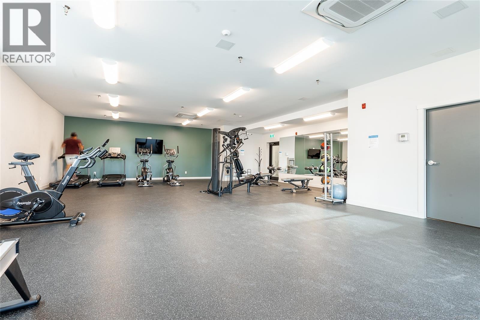 301 2469 Gateway Road, Langford