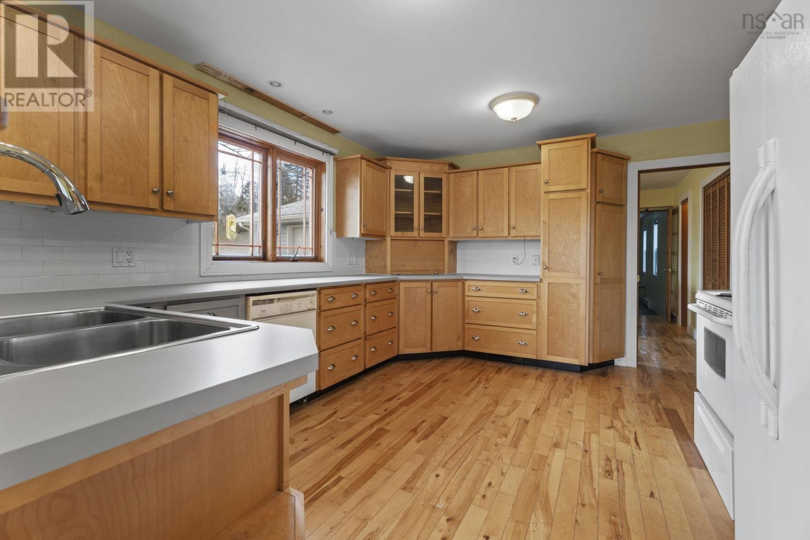 Property 8 of 35 of 9676 Highway 224