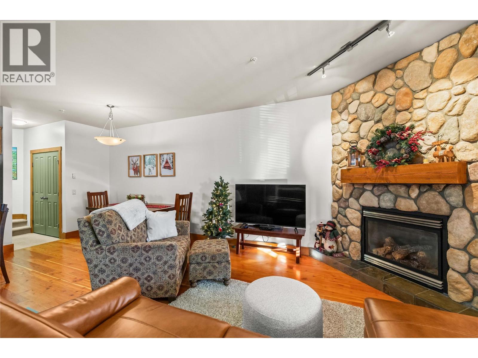 D 4899 Snowpines Road, Big White