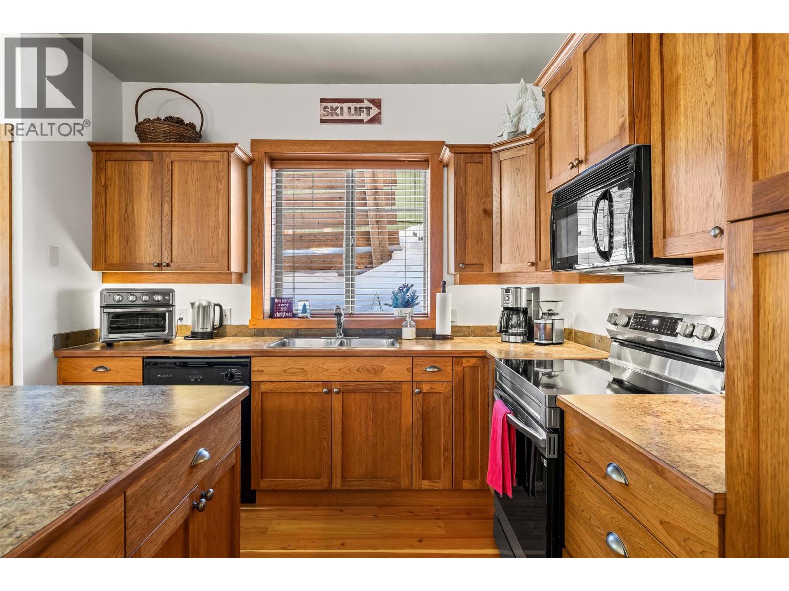 D 4899 Snowpines Road, Big White