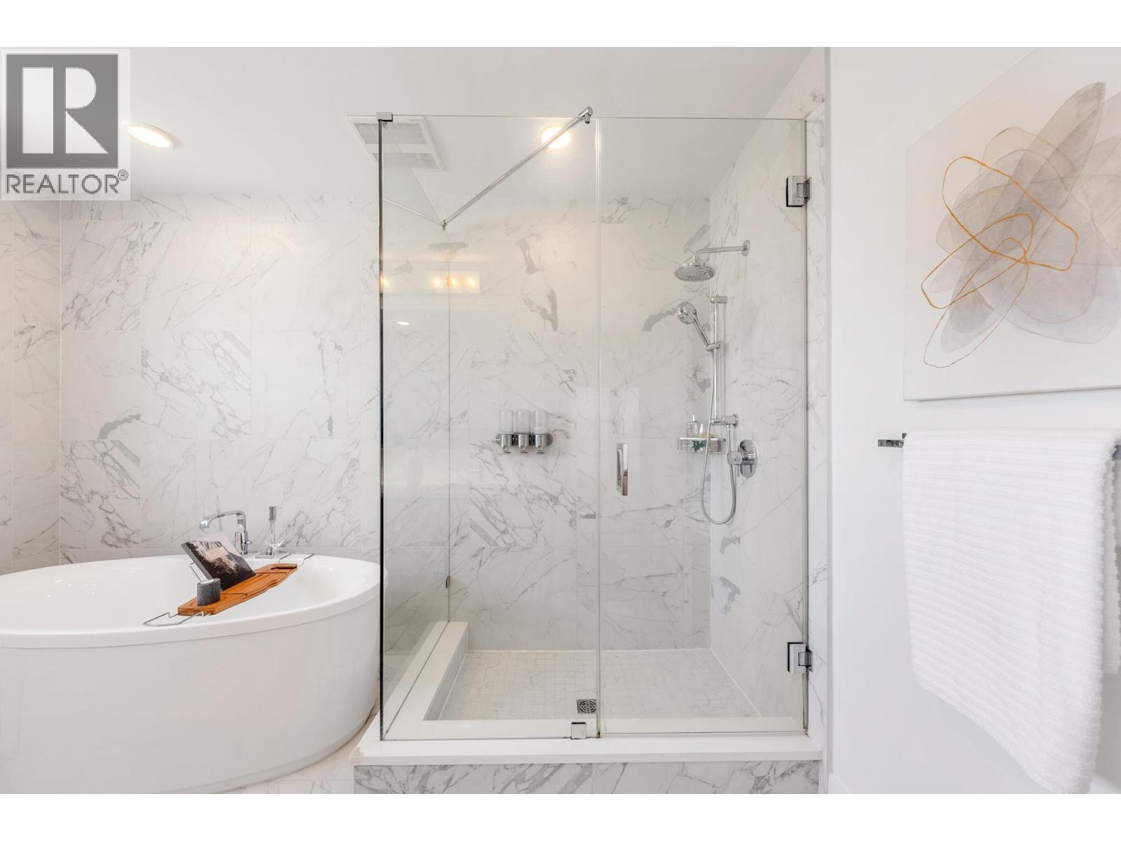 2431 W BROADWAY, Vancouver