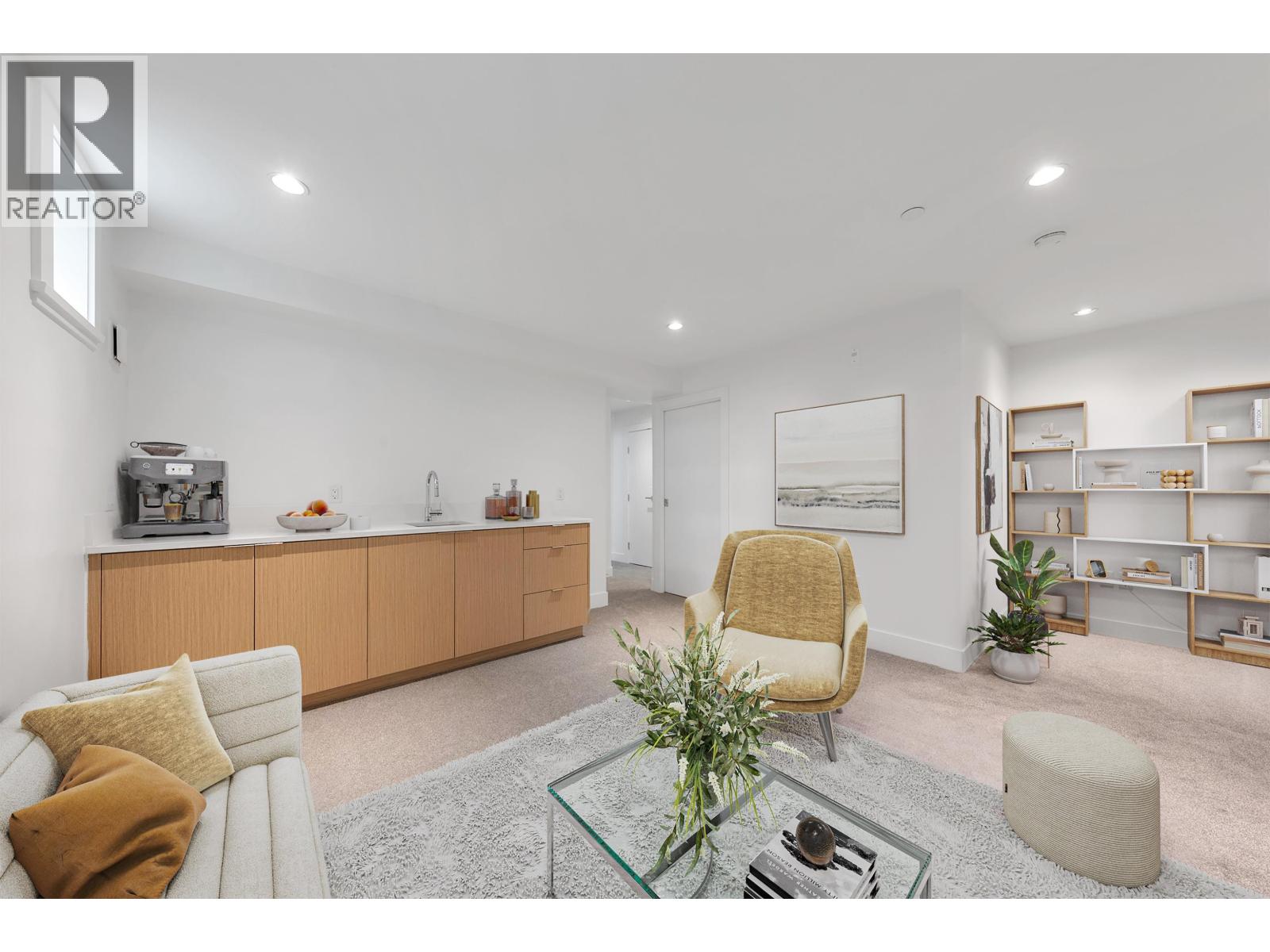 2431 W BROADWAY, Vancouver