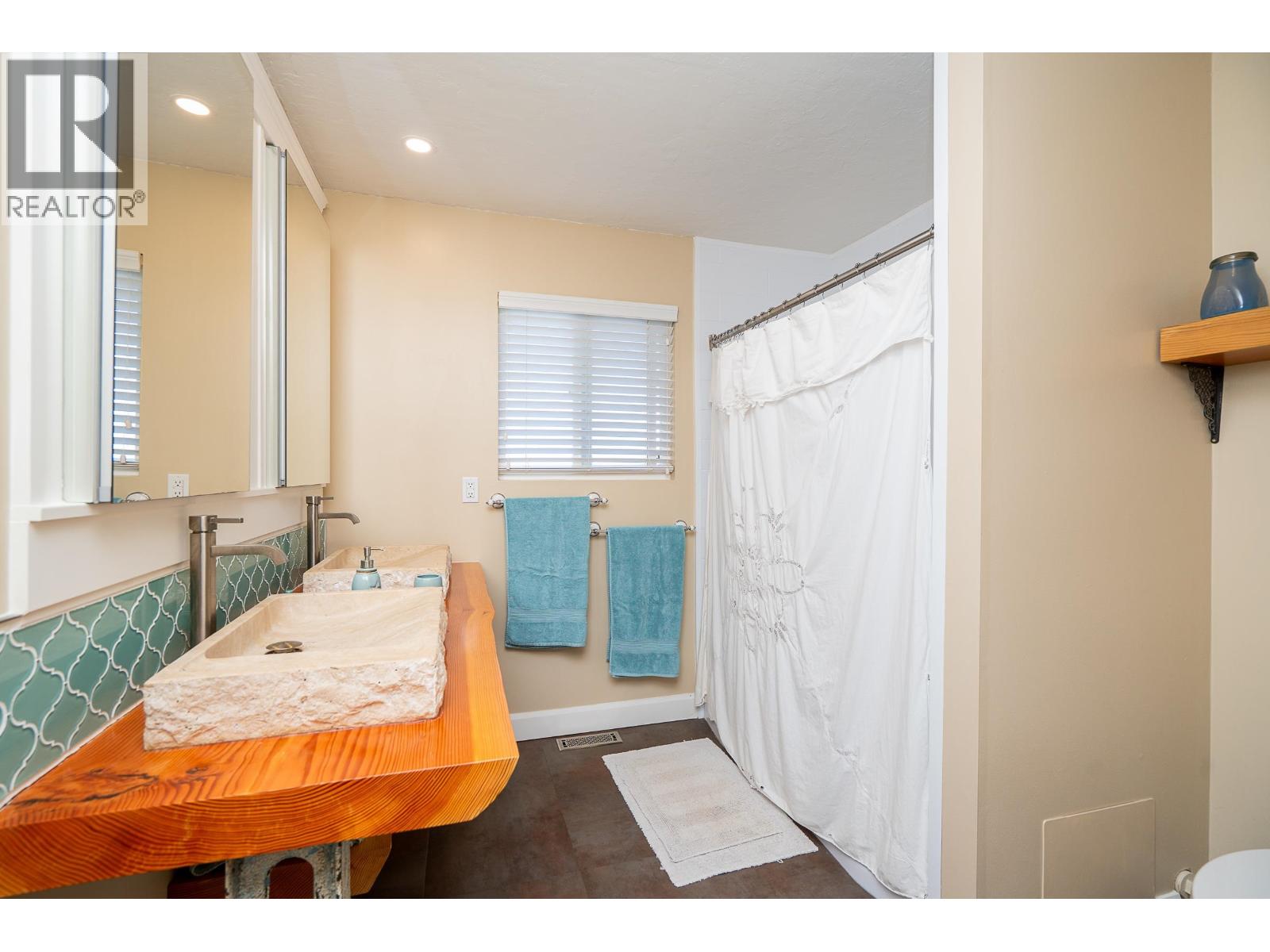 1135 VANIER AVENUE, Coquitlam