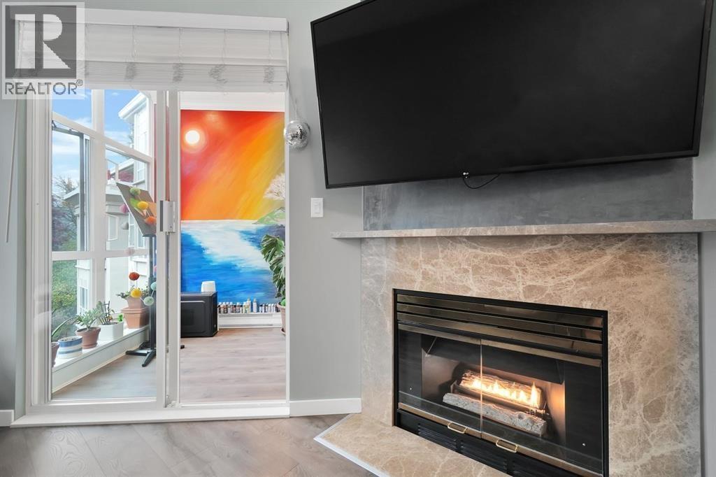 306 630 ROCHE POINT DRIVE, North Vancouver