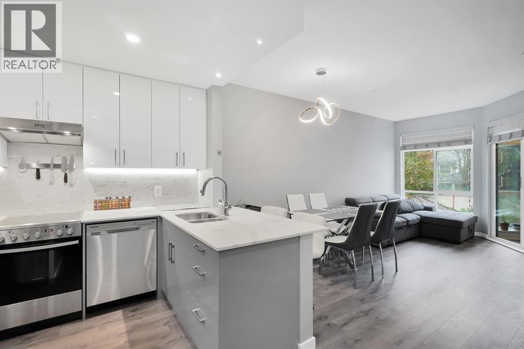 306 630 ROCHE POINT DRIVE, North Vancouver