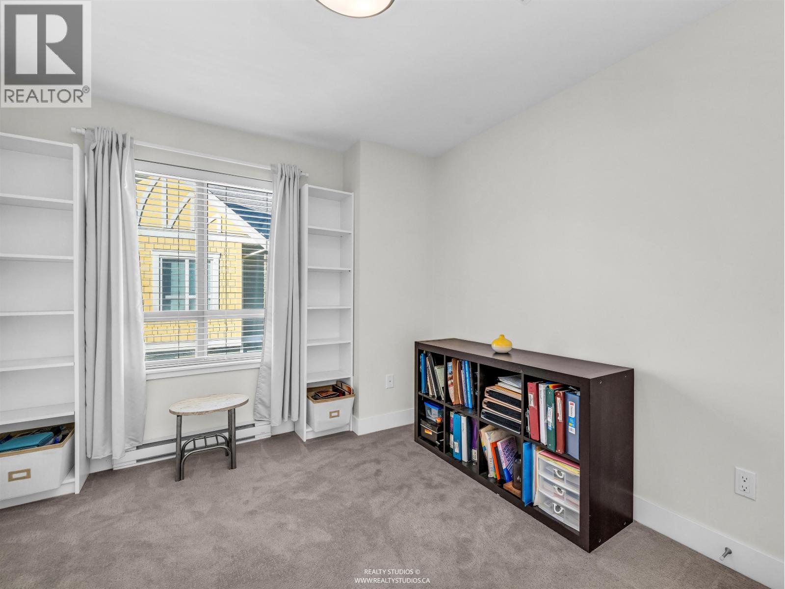 63 843 EWEN AVENUE, New Westminster