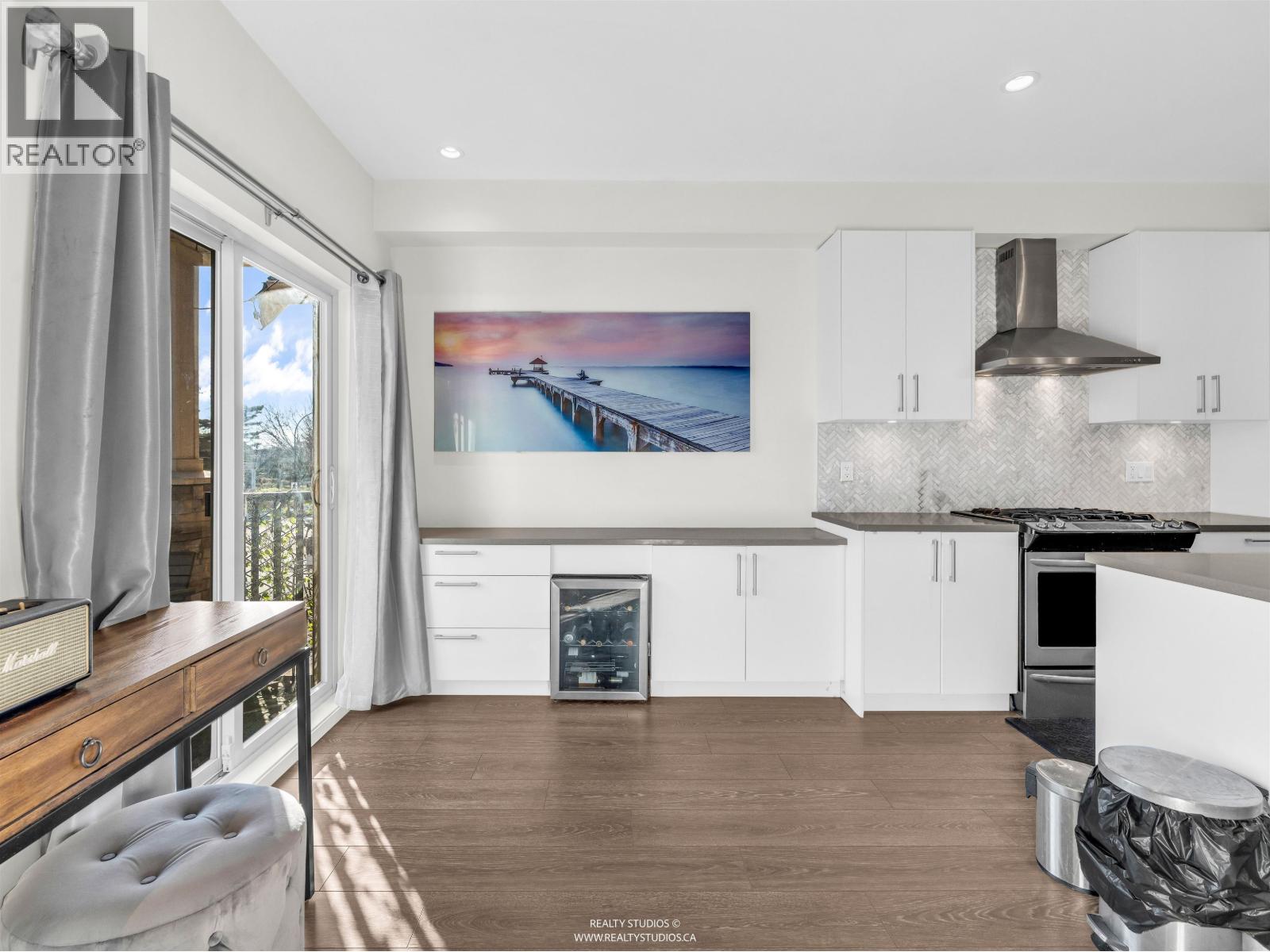 63 843 EWEN AVENUE, New Westminster