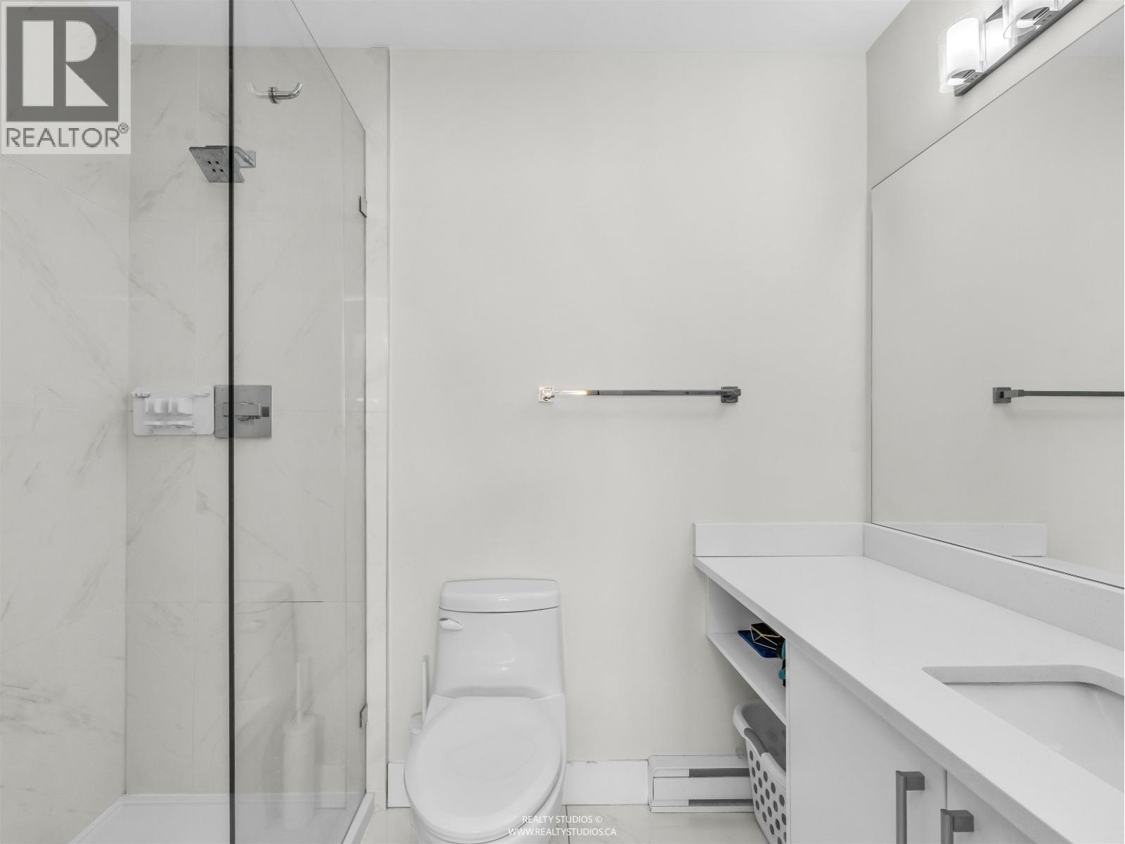 63 843 EWEN AVENUE, New Westminster