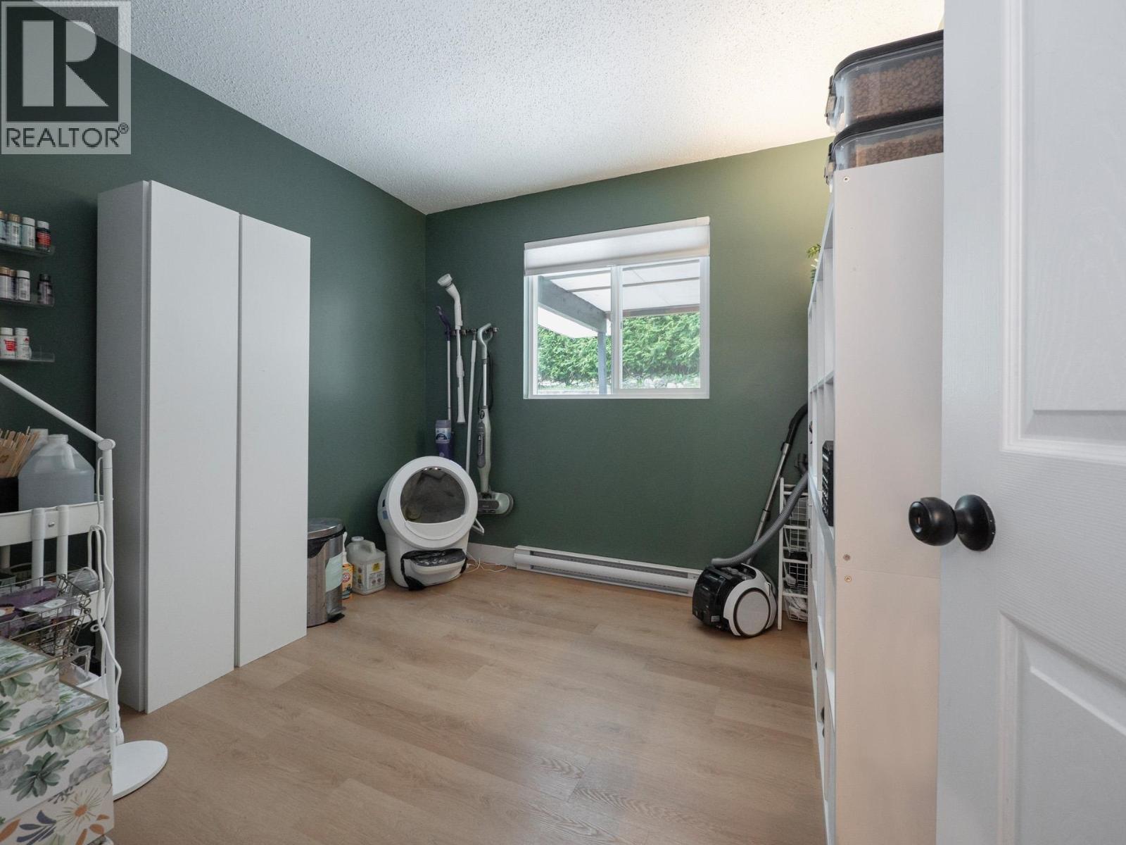 617 GOWER POINT ROAD, Gibsons