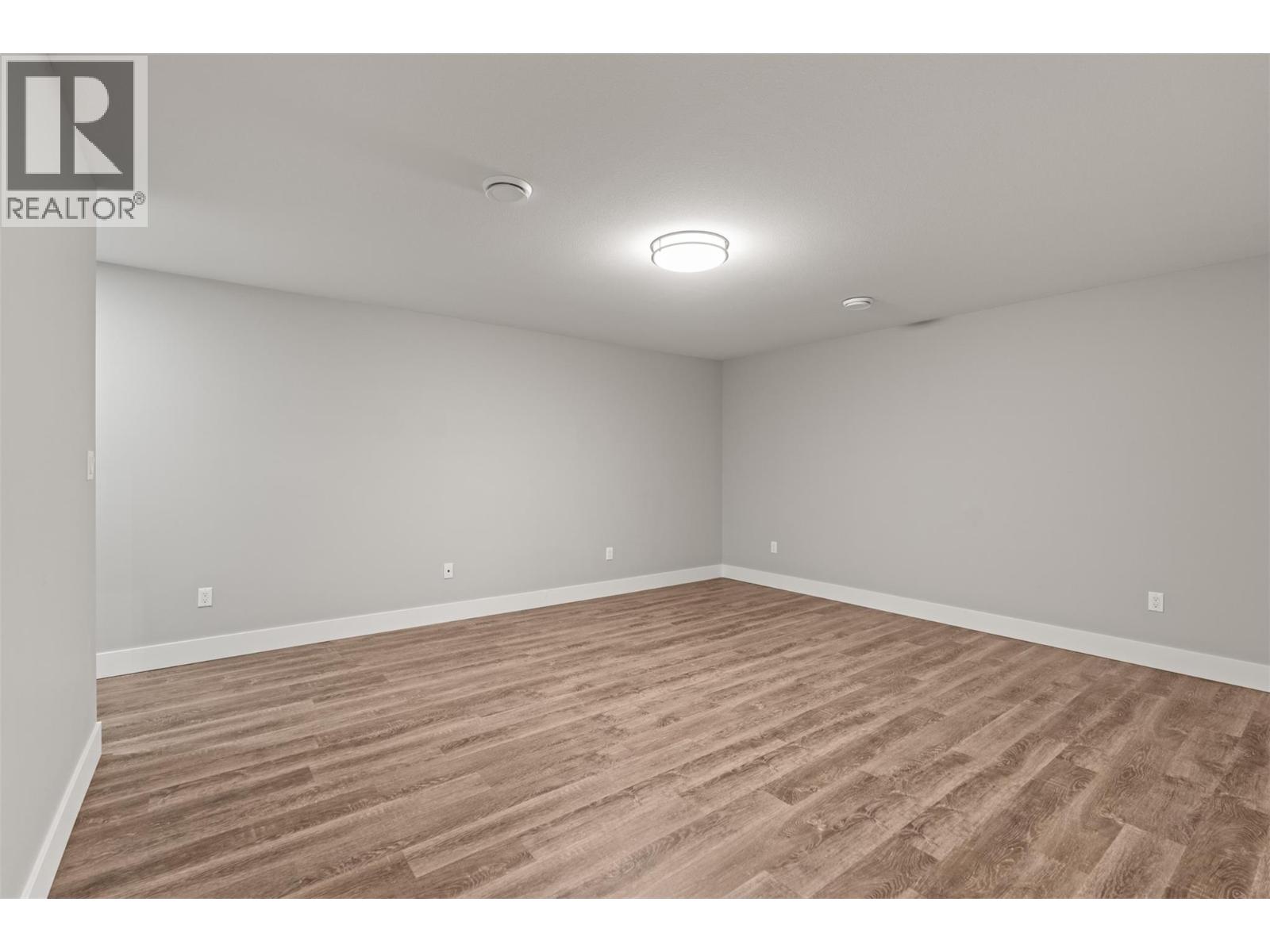 32 2810 15 Avenue Northeast, Salmon Arm