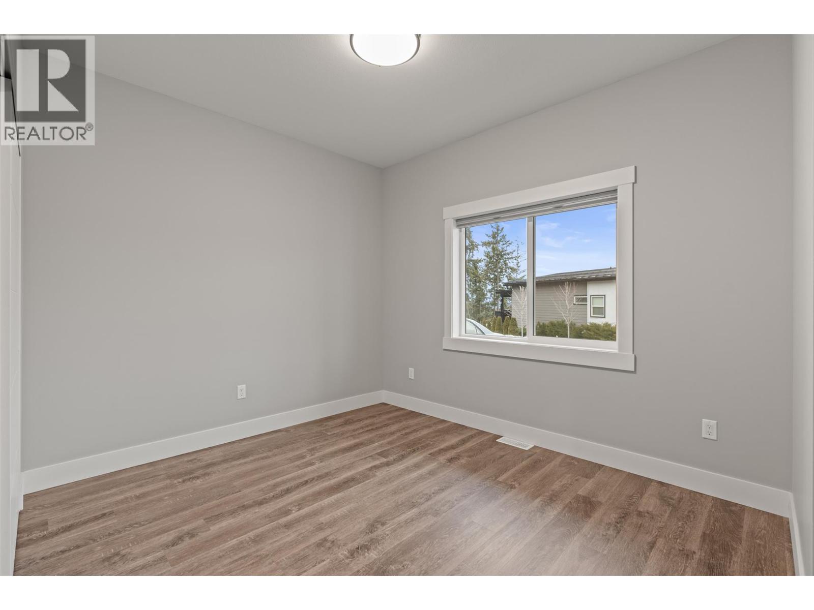 32 2810 15 Avenue Northeast, Salmon Arm