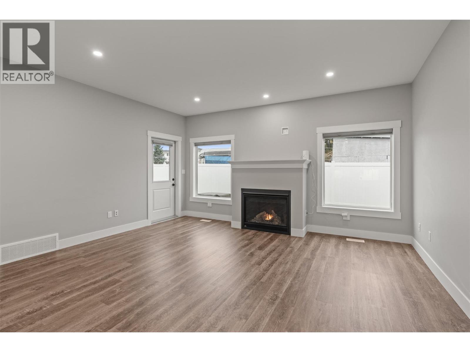 32 2810 15 Avenue Northeast, Salmon Arm