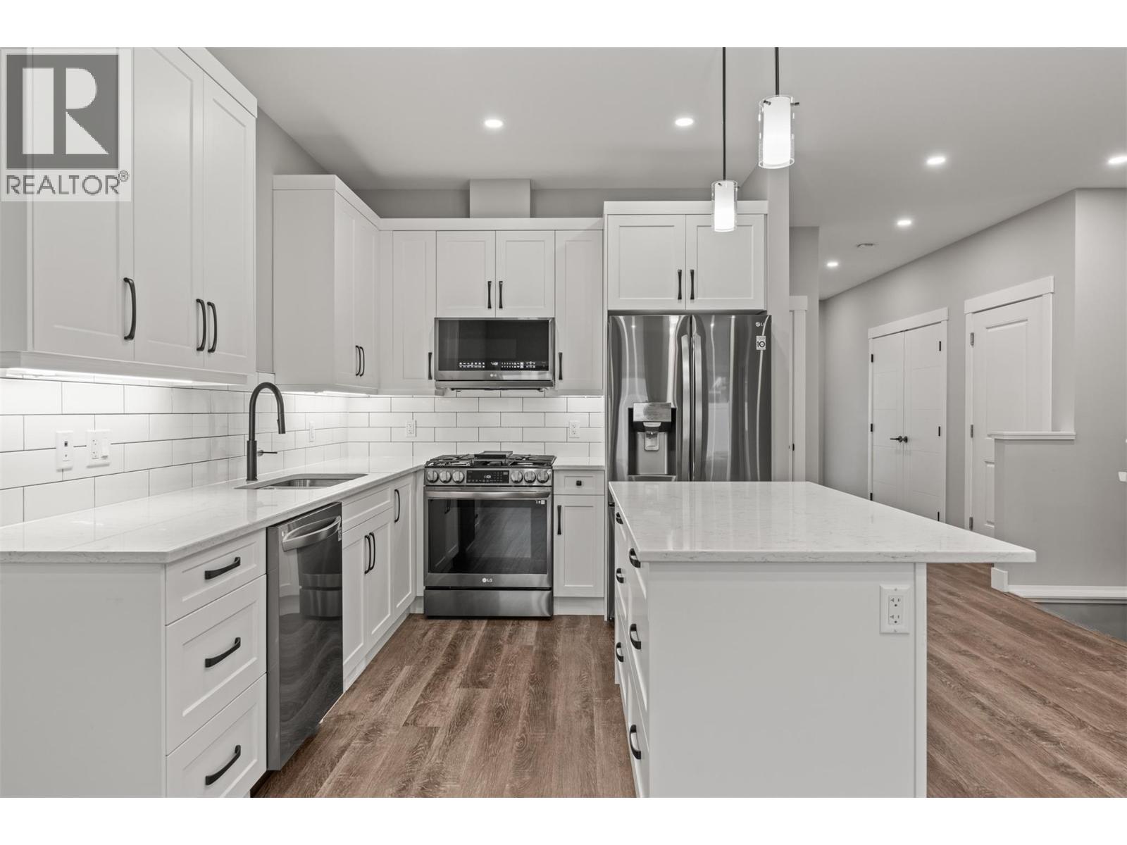 32 2810 15 Avenue Northeast, Salmon Arm