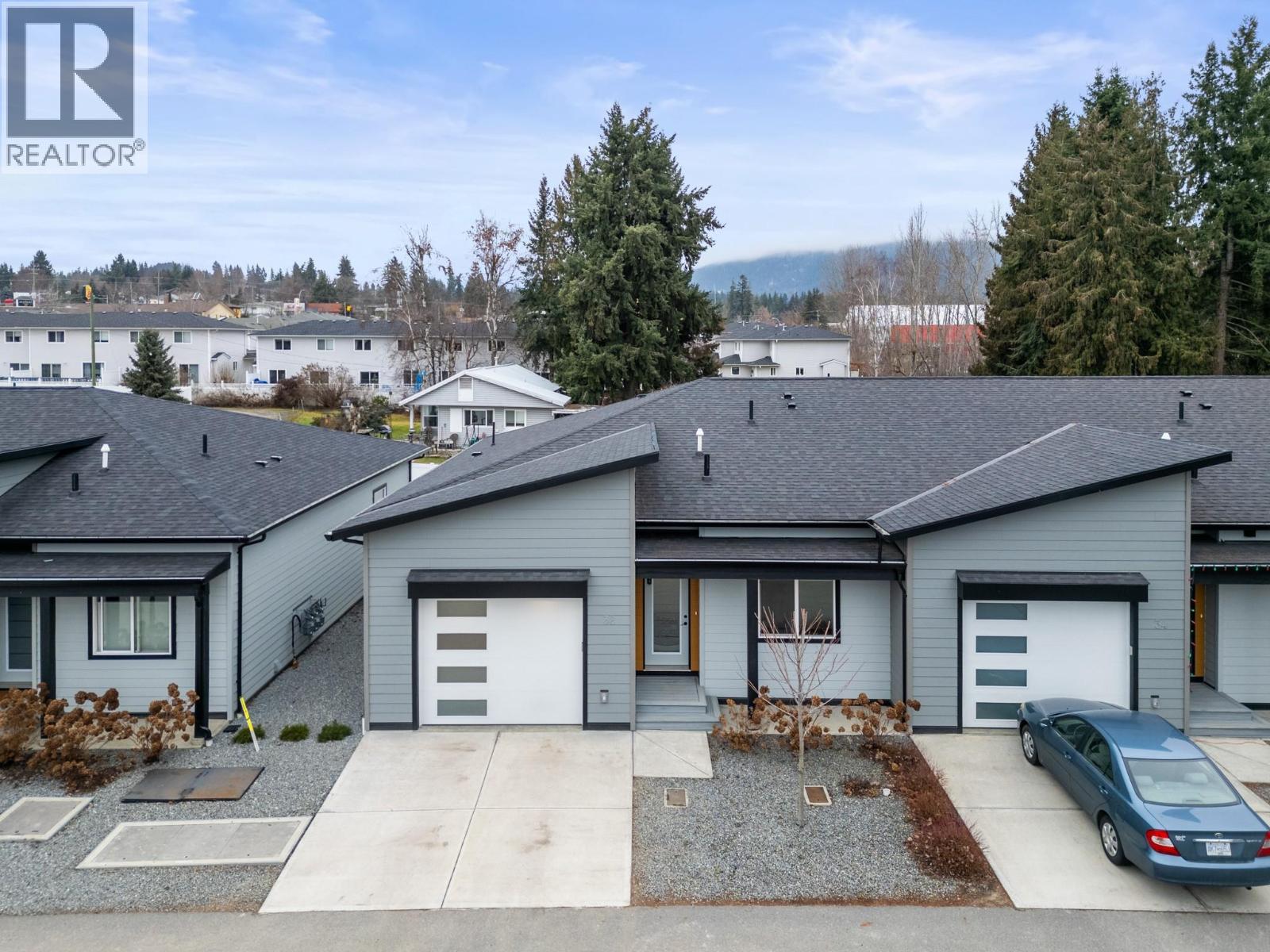 32 2810 15 Avenue Northeast, Salmon Arm