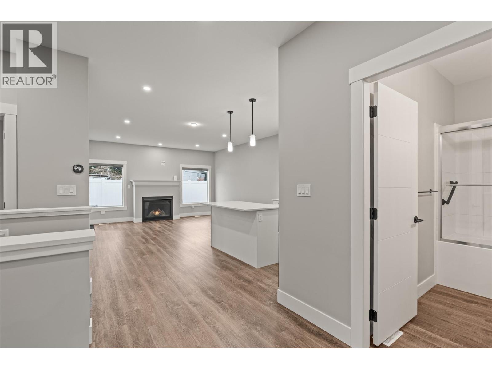 32 2810 15 Avenue Northeast, Salmon Arm