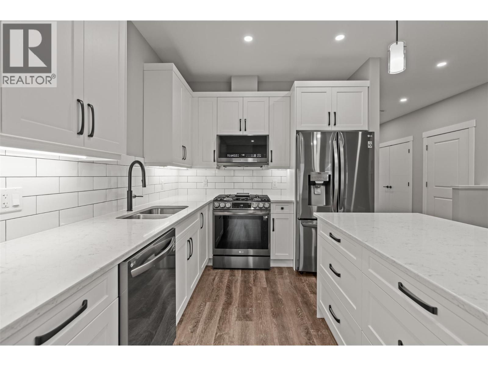 32 2810 15 Avenue Northeast, Salmon Arm