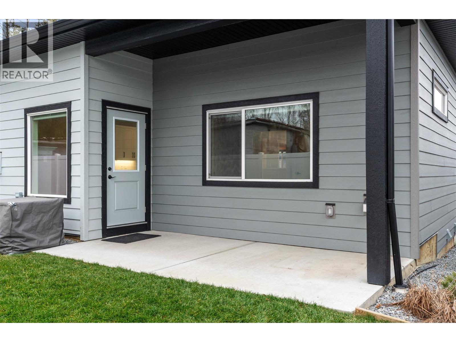 32 2810 15 Avenue Northeast, Salmon Arm
