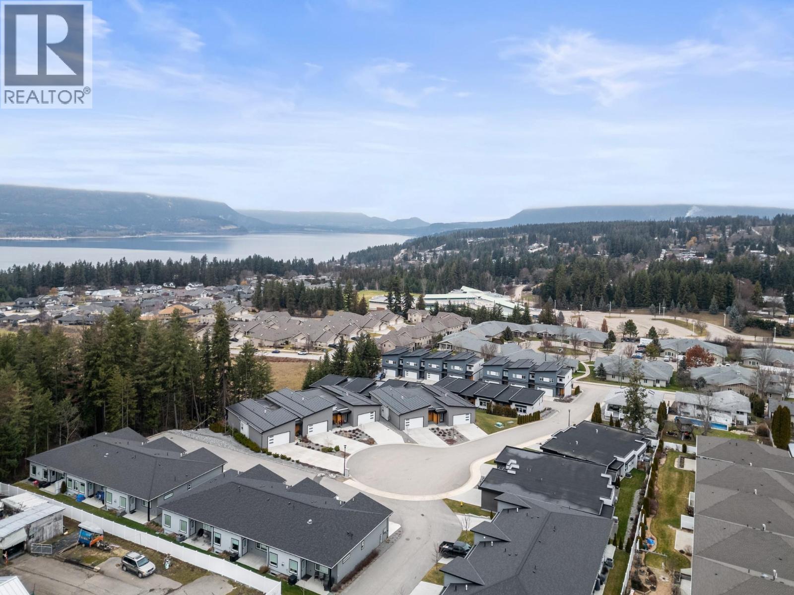 32 2810 15 Avenue Northeast, Salmon Arm