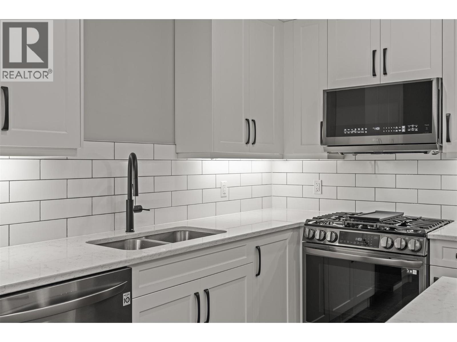 32 2810 15 Avenue Northeast, Salmon Arm