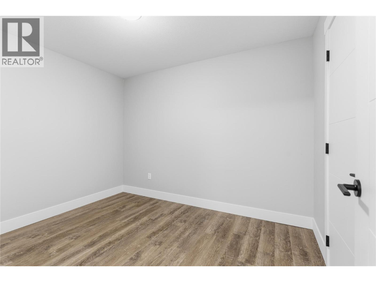 32 2810 15 Avenue Northeast, Salmon Arm