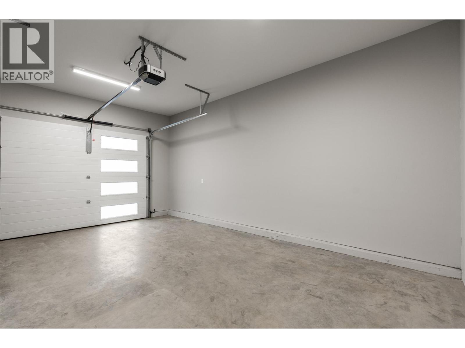 32 2810 15 Avenue Northeast, Salmon Arm