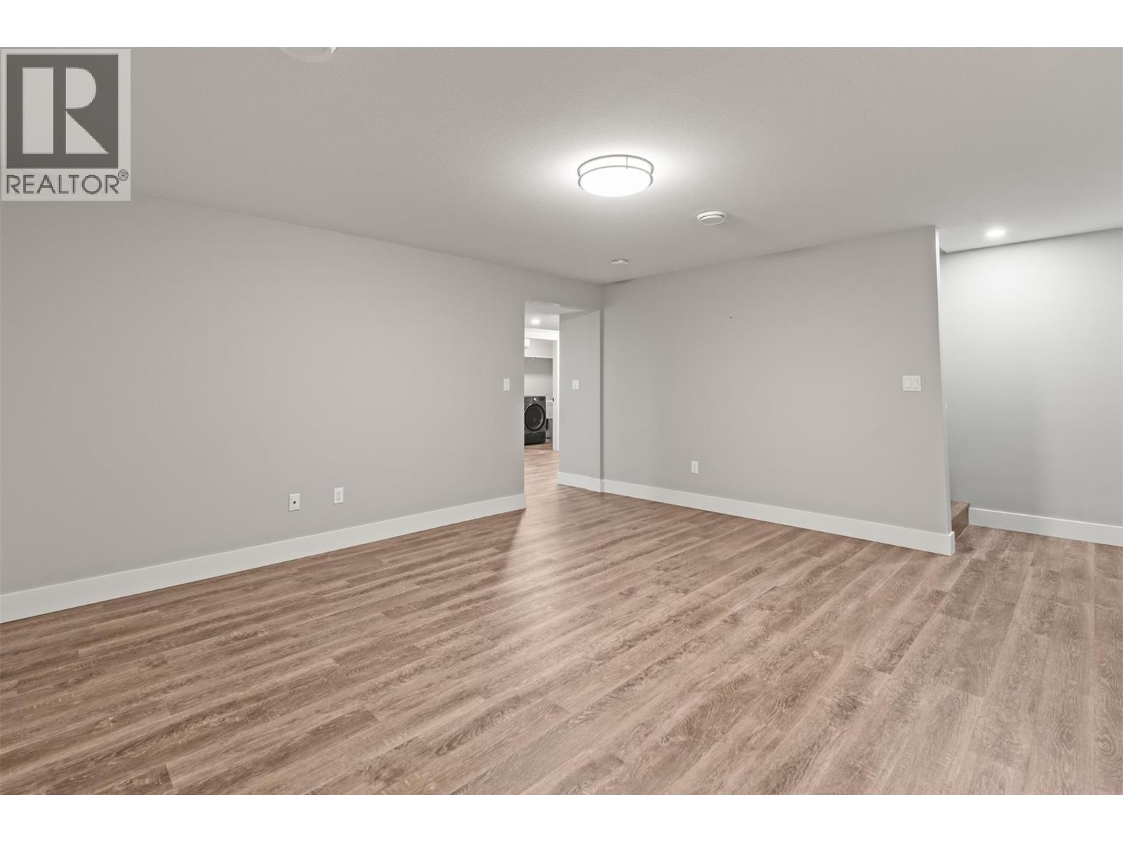 32 2810 15 Avenue Northeast, Salmon Arm