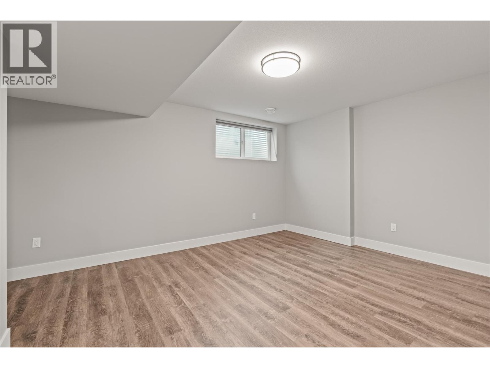 32 2810 15 Avenue Northeast, Salmon Arm